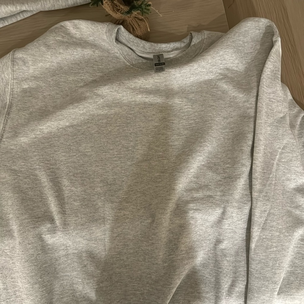 Grey gildan